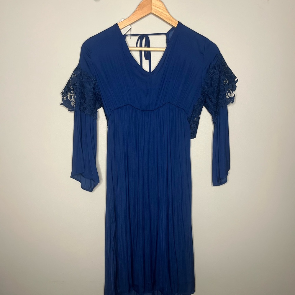 Stylish Mamalicious Maternity Navy Dress with Lace Accents